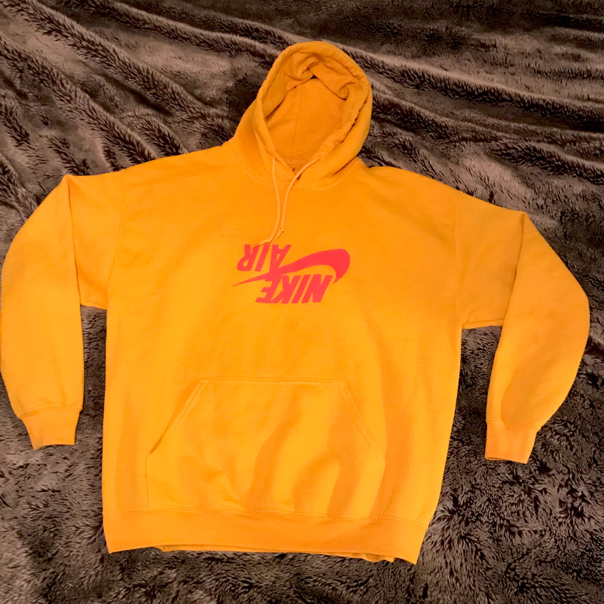 Travis Scott Jordan shops Cactus Jack Highest Hoodie Gold