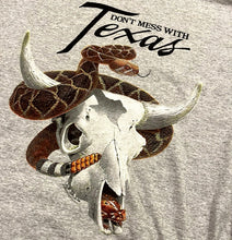 Load image into Gallery viewer, 1990s Don&#39;t Mess With Texas Rattlesnake Skull Tee (Grey)