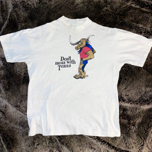 Load image into Gallery viewer, 1990s Don&#39;t Mess With Texas Cowboy Tee